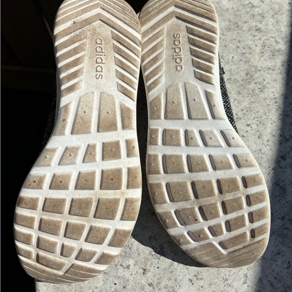 Adidas tennis shoes Sz 7 1/2 - Picture 6 of 7